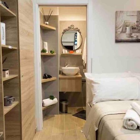 Casina In Centro Storico Apartment Наполи Екстериор снимка